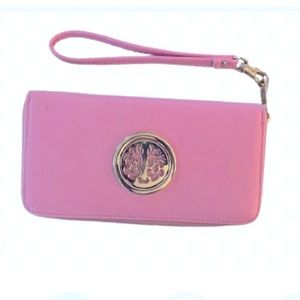 WRISTLET Pink Zippered Wallet Organizer NWOT